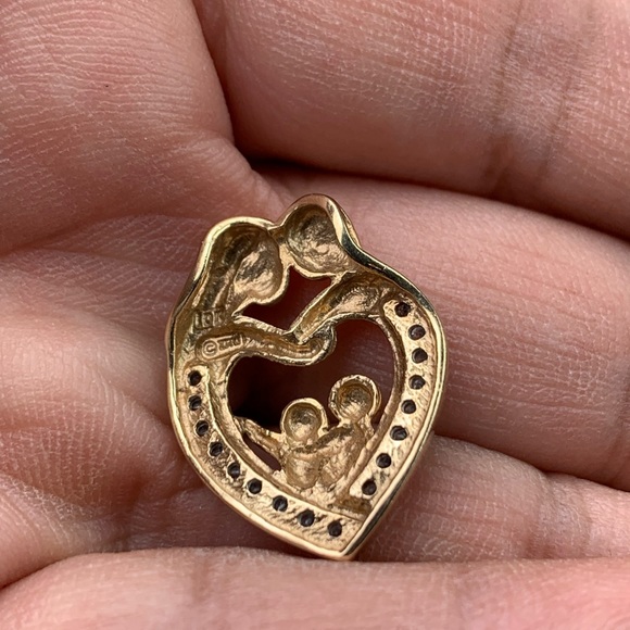 10k YG GOLD diamond heart family child pendant - Picture 3 of 4
